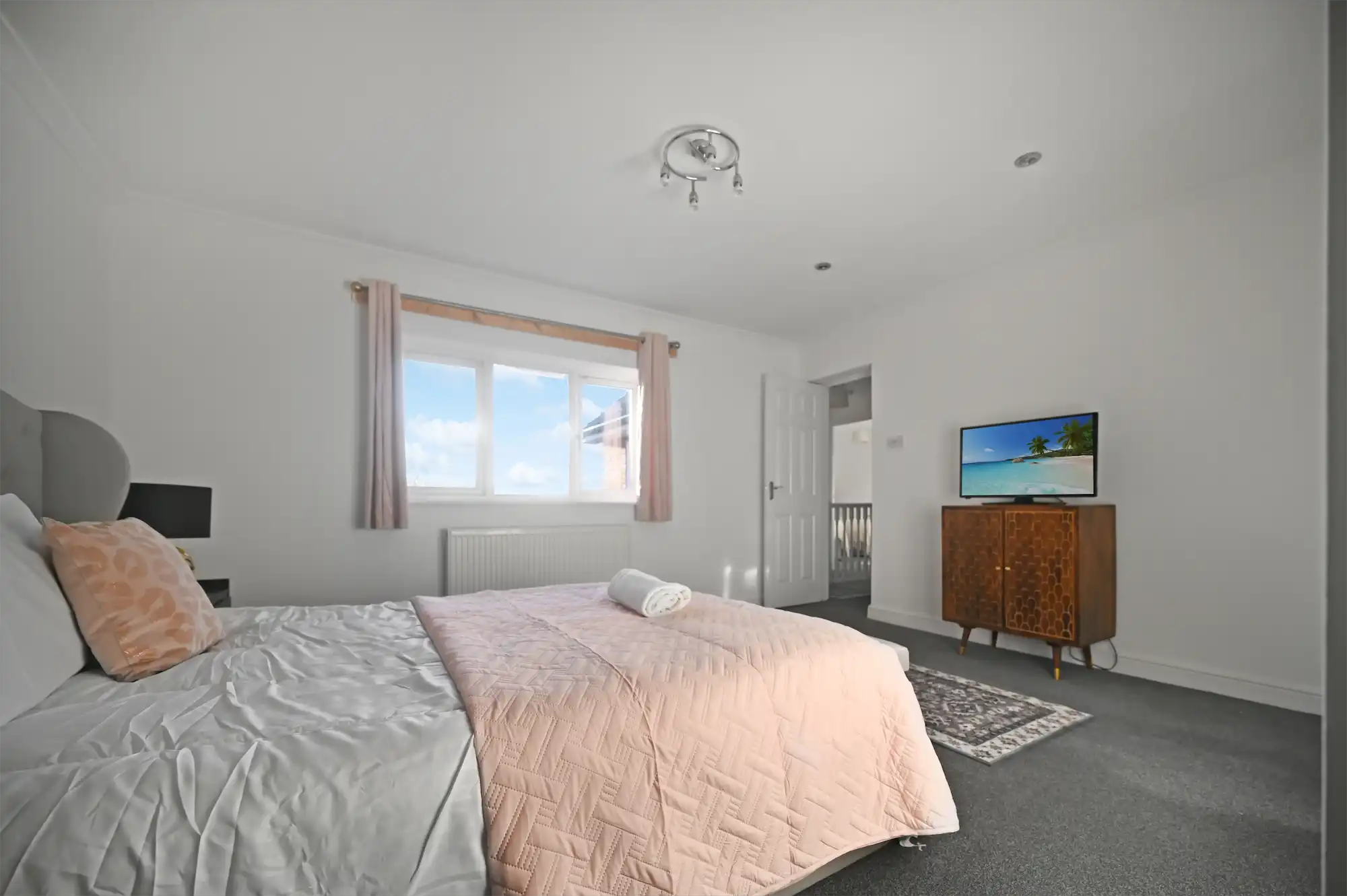 9. Walnut house Serviced Apartments